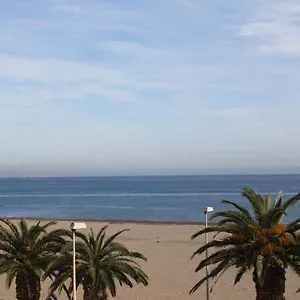  Apartamento En Primera Línea De Playa, Con Vistas A La Playa